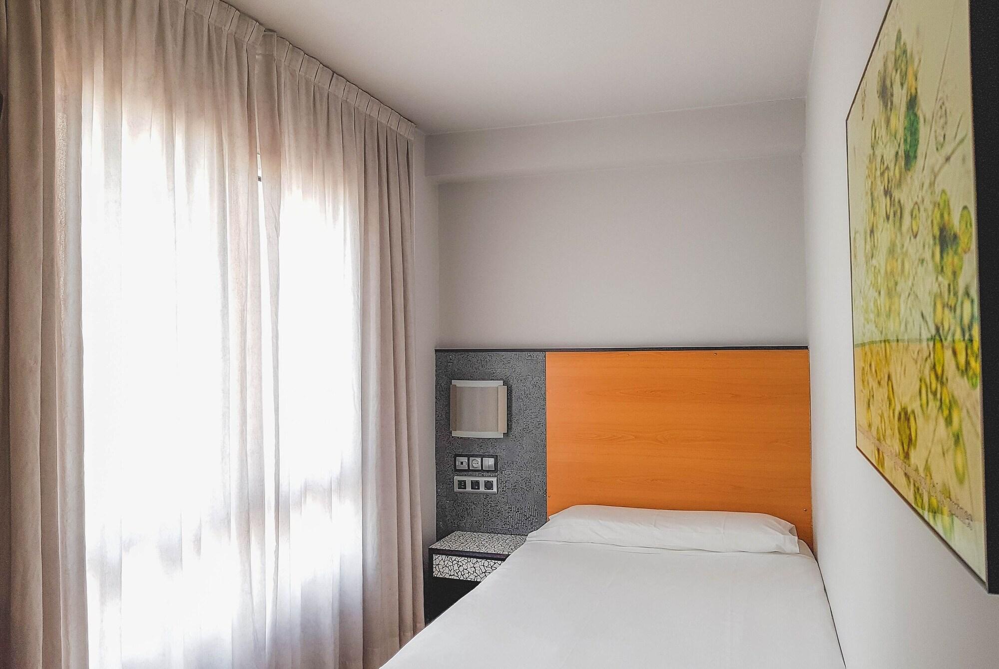 Hotel Faranda Express Pathos Gijón Exterior foto